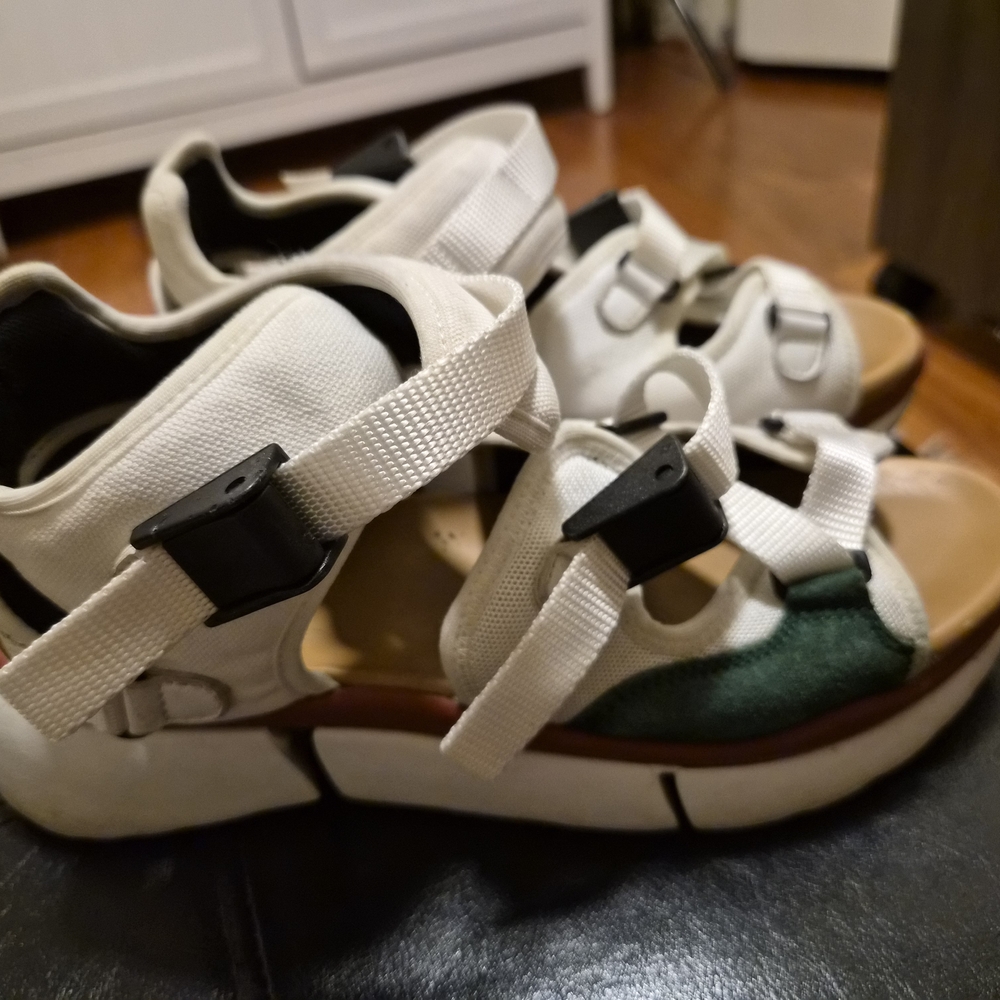 Chloe White and Green Sandals